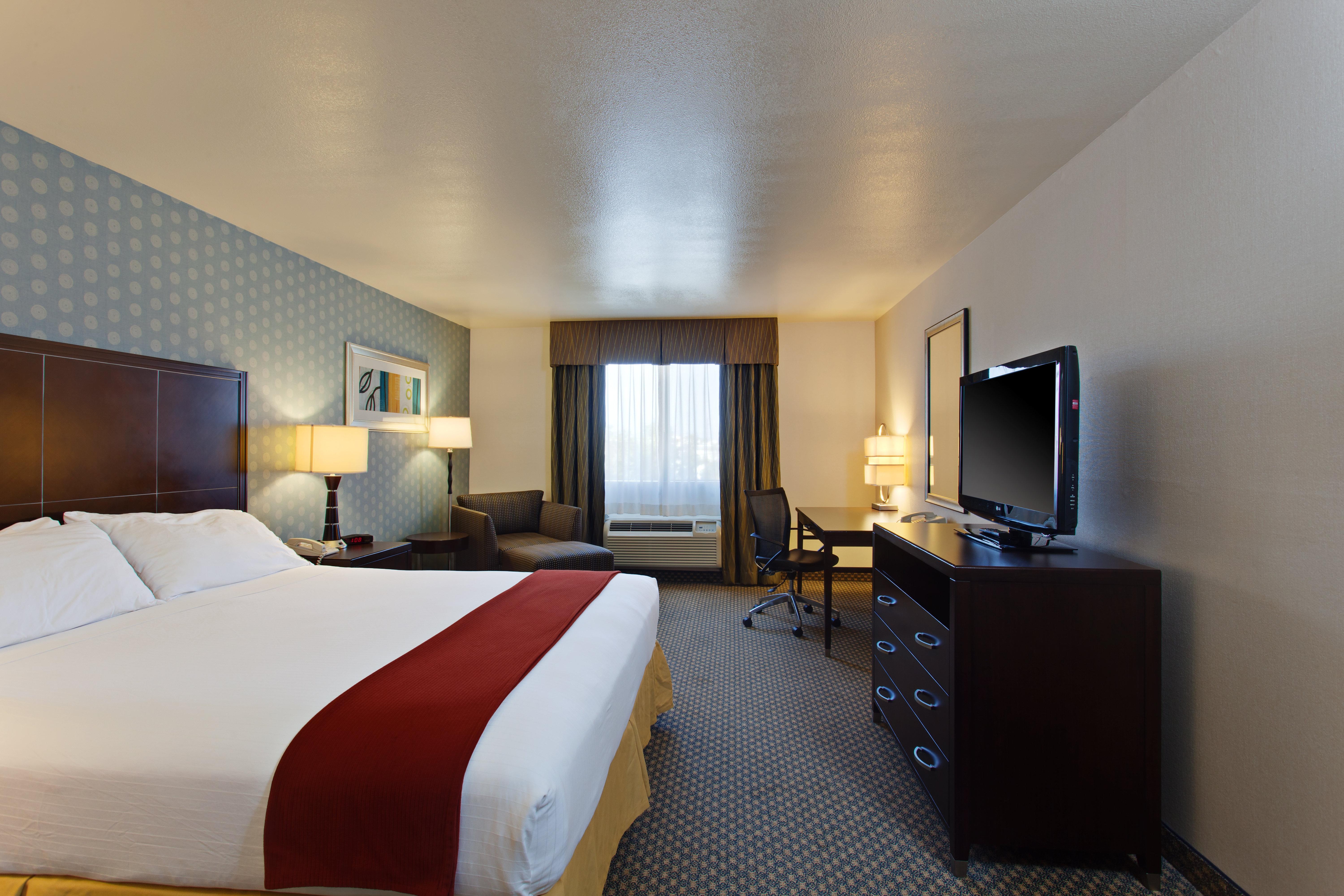 Express & Hermosa By Ihg Hotel 2*
