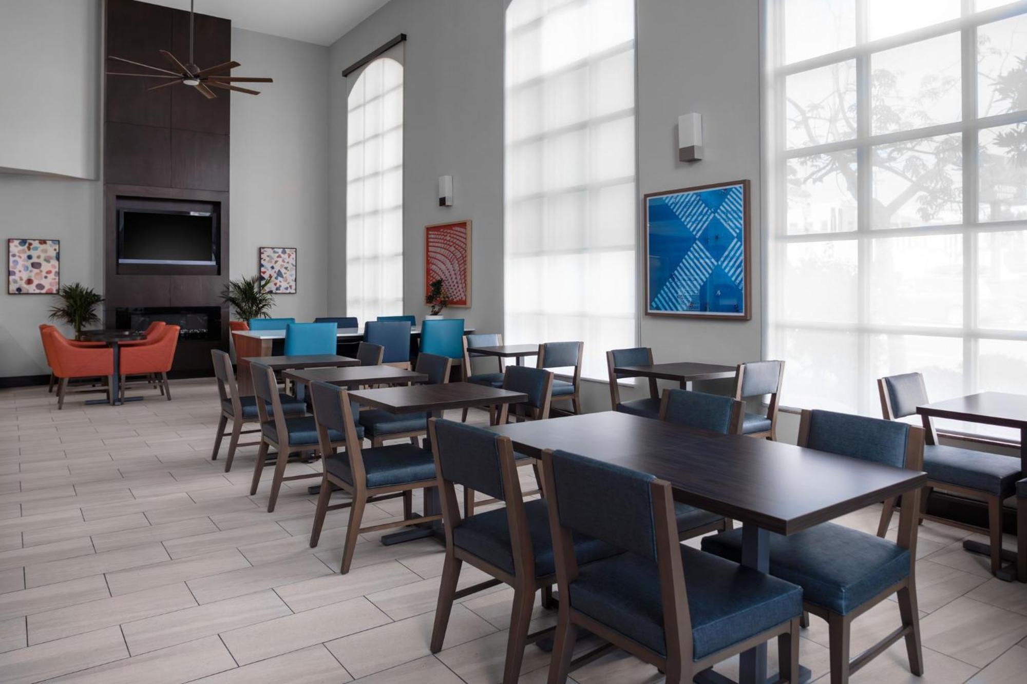 Express & Hermosa By Ihg