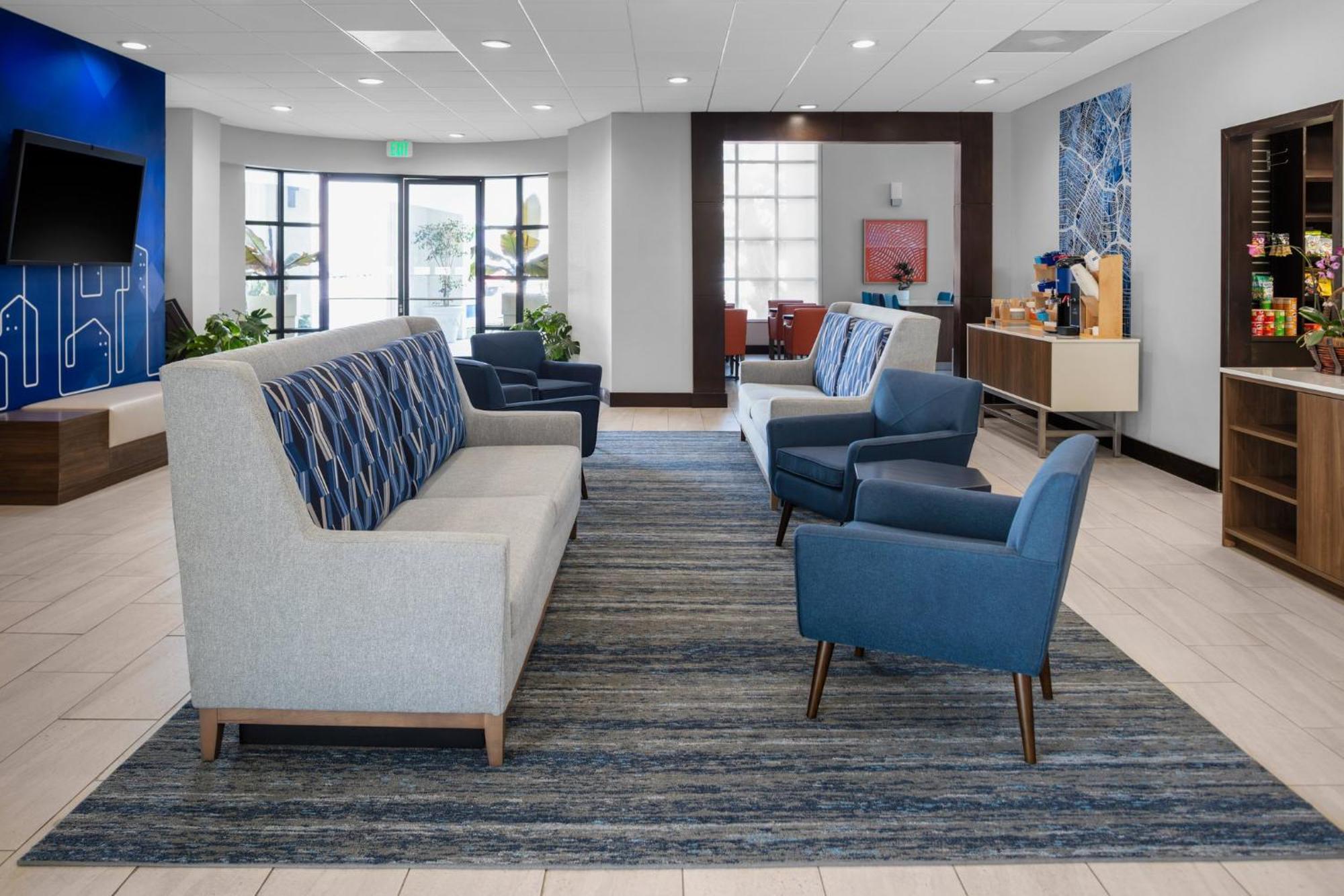 Hotel Express & Hermosa By Ihg