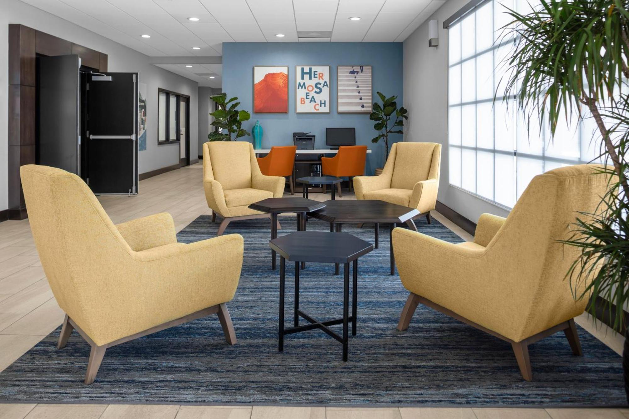 Hotel Express & Hermosa By Ihg